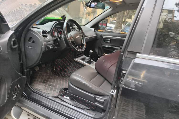 Used Haval H5 Classic 2018 Classic Edition 2.0T Manual Two-Wheel Drive Elite Model Interior 3