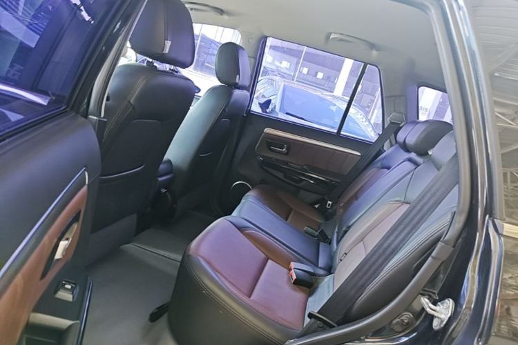 Used Haval H5 Classic 2018 Classic Edition 2.0T Manual Two-Wheel Drive Elite Model Left Rear Seat