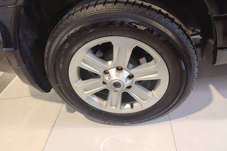 Used Haval H5 Classic 2018 Classic Edition 2.0T Diesel Manual 4x4 Prestige Model Right Rear Wheel Hub