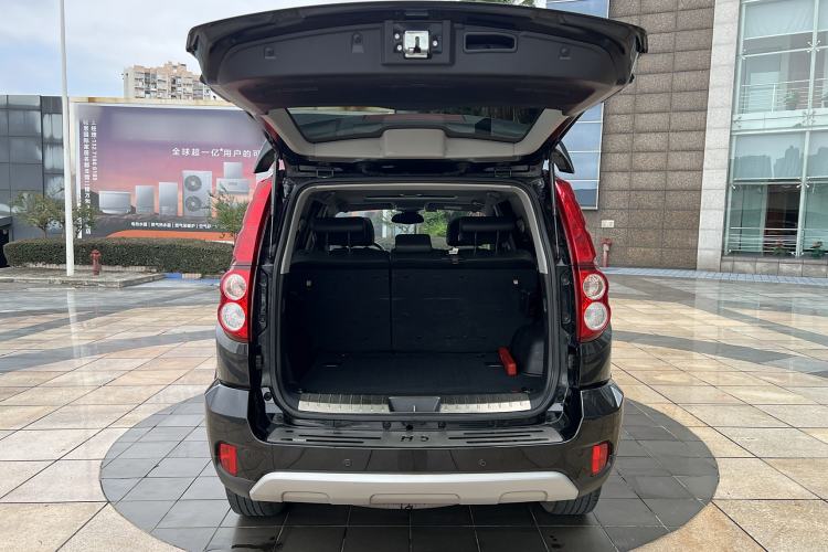 Used Haval H5 Classic 2018 Classic Edition 2.0T Diesel Manual 4x4 Prestige Model Trunk