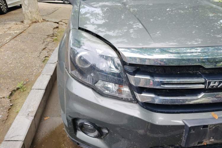 Used Haval H5 Classic 2018 Classic Edition 2.0T Manual Two-Wheel Drive Elite Model Right Front Headlight