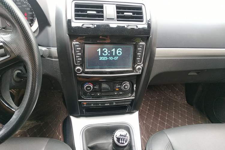 Used Haval H5 Classic 2018 Classic Edition 2.0T Manual 4x4 Elite Model Audio And AC Panel