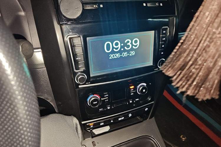 Used Haval H5 Classic 2018 Classic Edition 2.0T Diesel Manual 4x4 Prestige Model Audio And AC Panel