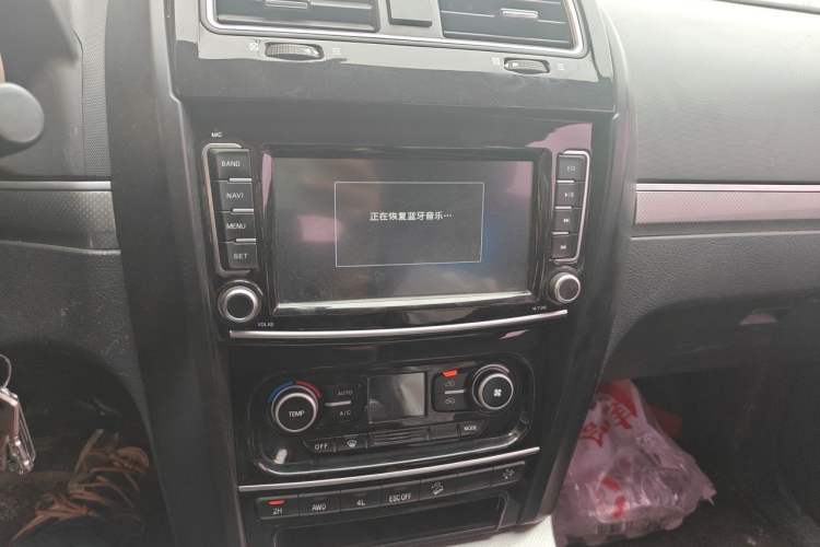 Used Haval H5 Classic 2018 Classic Edition 2.0T Diesel Manual 4x4 Elite Model Audio And AC Panel
