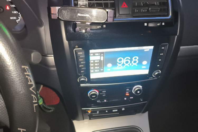 Used Haval H5 Classic 2018 Classic Edition 2.0T Manual 4x4 Prestige Model Audio And AC Panel