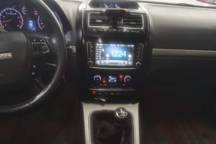 Used Haval H5 Classic 2018 Classic Edition 2.0T Manual 4x4 Progressive Model Audio And AC Panel