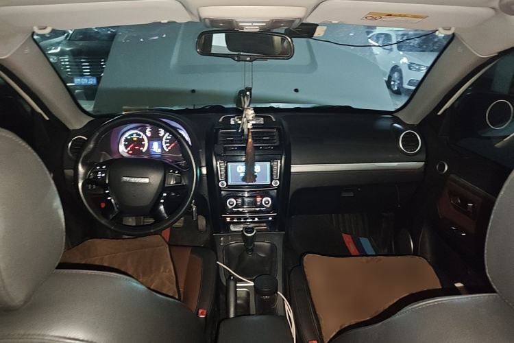 Used Haval H5 Classic 2018 Classic Edition 2.0T Diesel Manual 4x4 Prestige Model Center Console