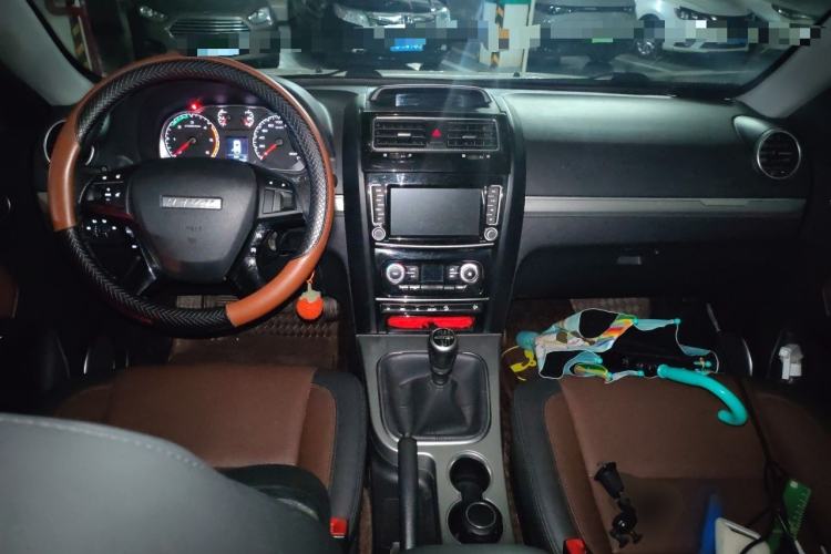 Used Haval H5 Classic 2018 Classic Edition 2.0T Diesel Manual 4x4 Elite Model Center Console