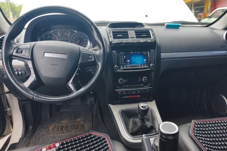 Used Haval H5 Classic 2018 Classic Edition 2.0T Diesel Manual 4x4 Elite Model Center Console