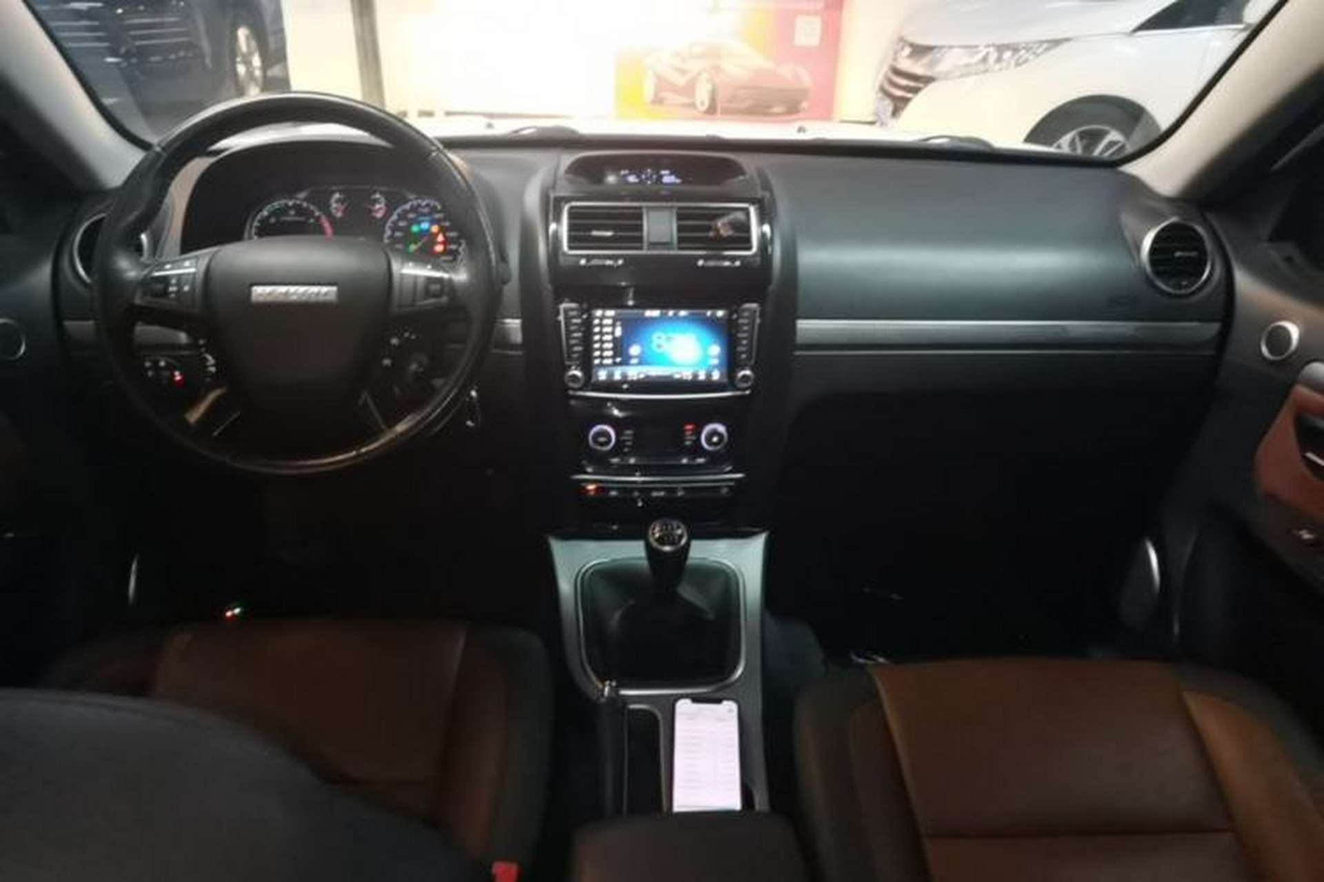 Used Haval H5 Classic 2018 Classic Edition 2.0T Diesel Manual 4x4 Prestige Model Center Console
