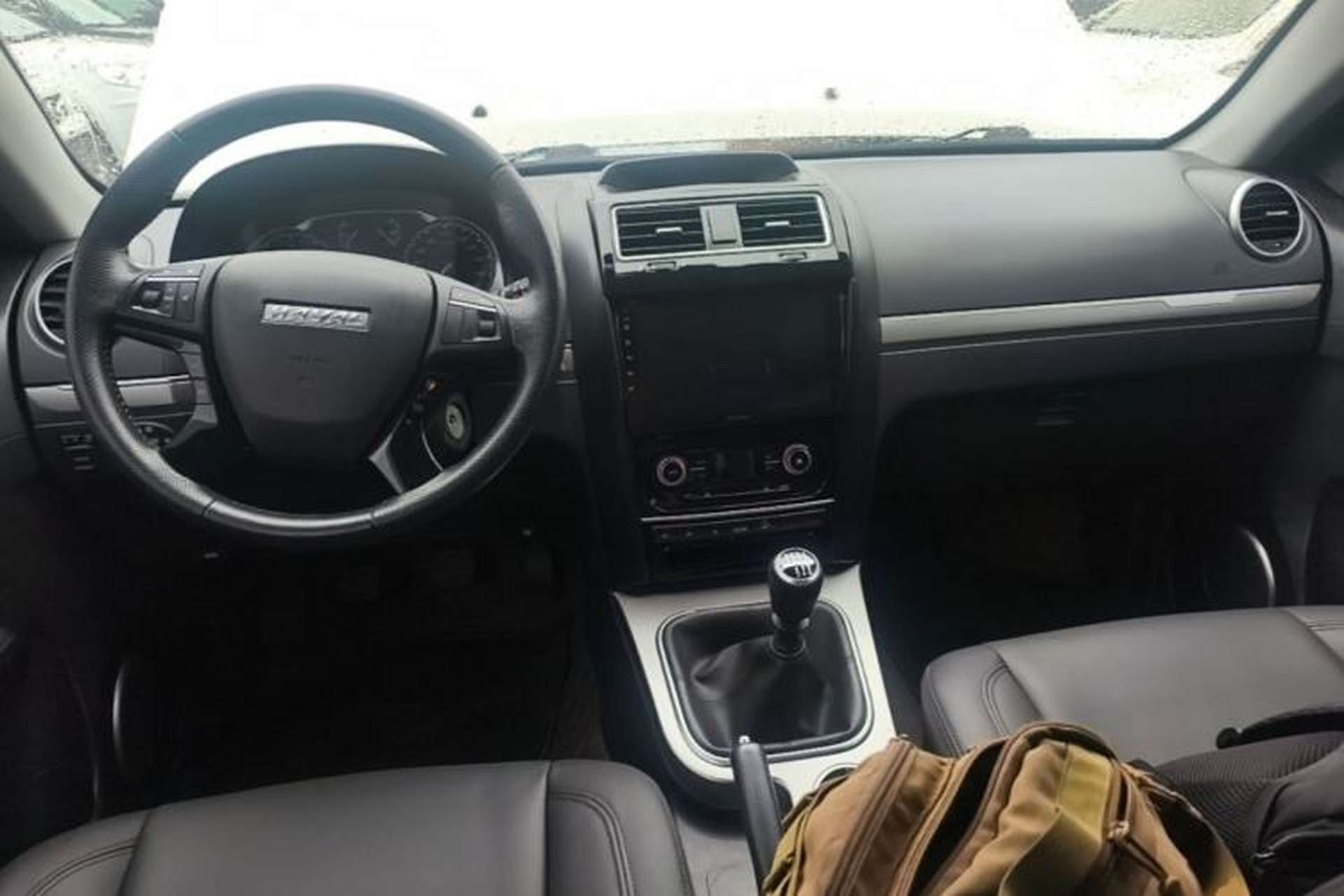 Used Haval H5 Classic 2018 Classic Edition 2.0T Manual 4x4 Prestige Model Center Console