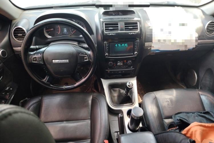 Used Haval H5 Classic 2018 Classic Edition 2.0T Manual 4x4 Prestige Model Center Console