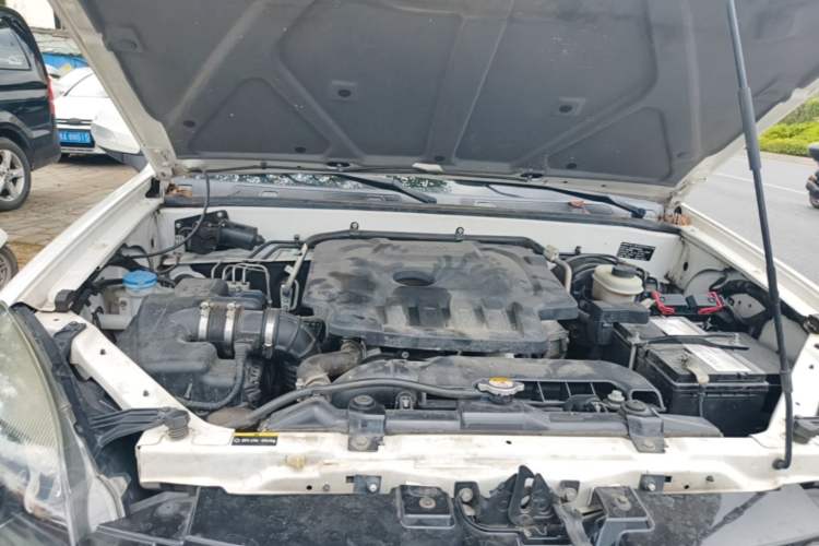 Used Haval H5 Classic 2018 Classic Edition 2.0T Diesel Manual 4x4 Elite Model Engine Bay