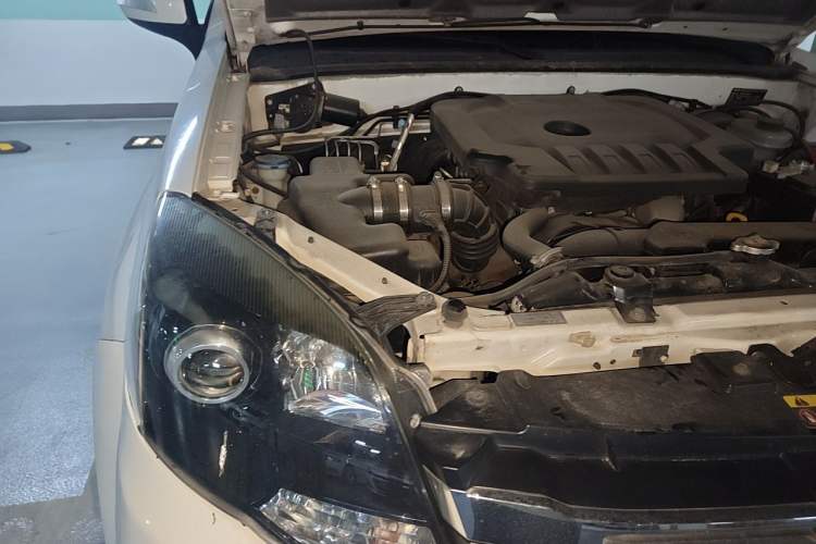 Used Haval H5 Classic 2018 Classic Edition 2.0T Diesel Manual 4x4 Prestige Model Engine Bay Right