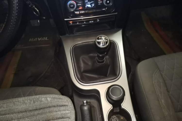 Used Haval H5 Classic 2018 Classic Edition 2.0T Manual 4x4 Progressive Model Gear Lever
