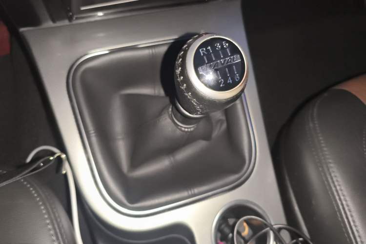 Used Haval H5 Classic 2018 Classic Edition 2.0T Manual 4x4 Prestige Model Gear Lever