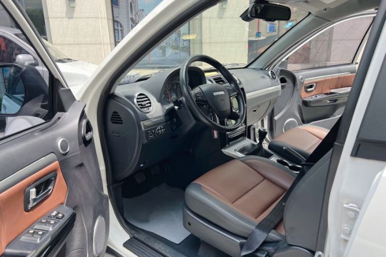 Used Haval H5 Classic 2018 Classic Edition 2.0T Manual Two-Wheel Drive Elite Model Interior 1