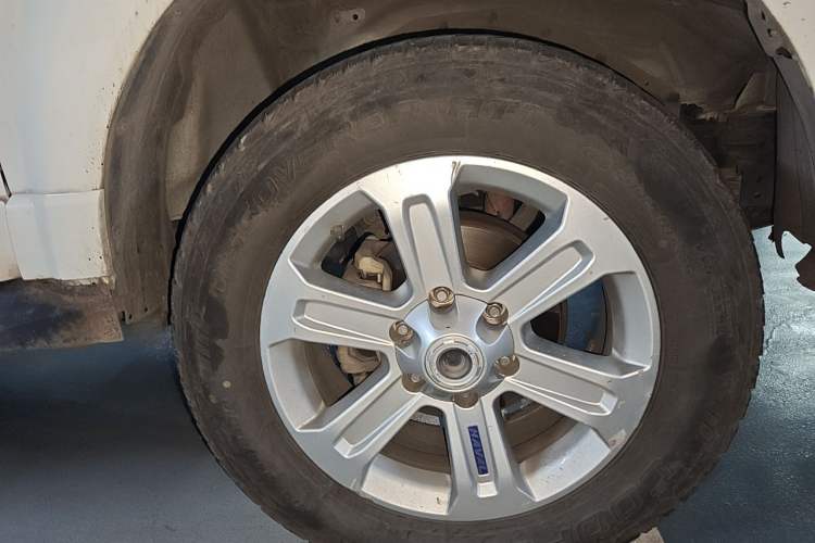 Used Haval H5 Classic 2018 Classic Edition 2.0T Diesel Manual 4x4 Prestige Model Right Front Wheel Hub