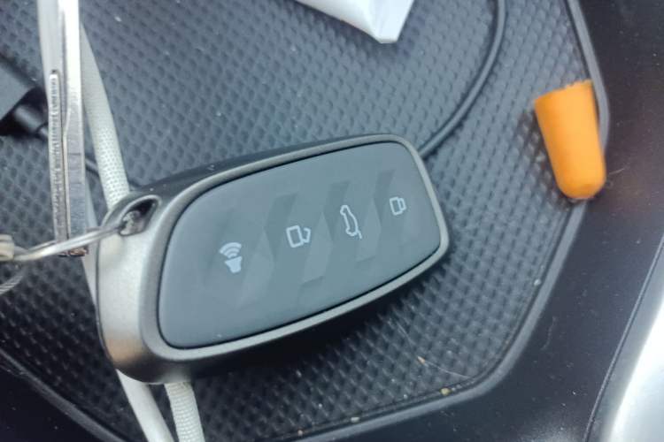 Used Haval H5 Classic 2023 2.0T Automatic All-Wheel Drive LinkedIn Gasoline Vehicle Key