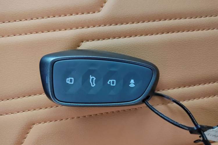 Used Haval H5 Classic 2023 2.0T Automatic All-Wheel Drive LinkedIn Gasoline Vehicle Key