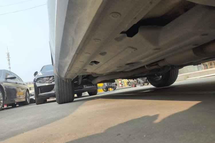 Used Haval H6 2022 Third Generation 1.5T DHT Right Side Sill