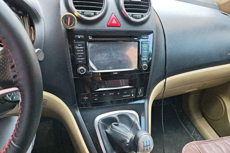 Used Haval H6 2011 2.0L Manual Two-Wheel Drive Elite Version Audio And AC Panel