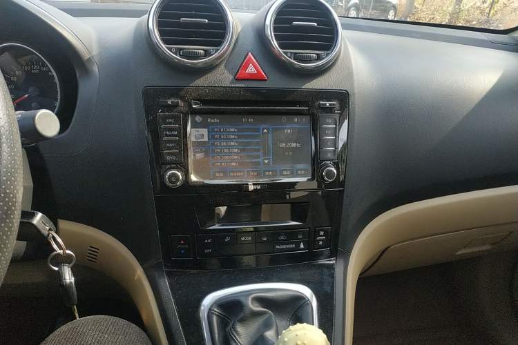 Used Haval H6 2011 2.0L Manual Two-Wheel Drive Elite Version Audio And AC Panel