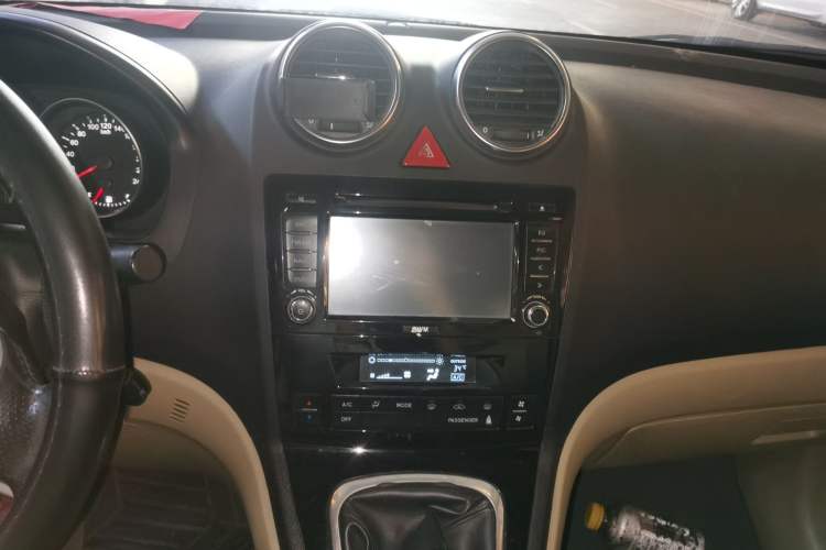 Used Haval H6 2011 2.0L Manual Two-Wheel Drive Elite Version Audio And AC Panel
