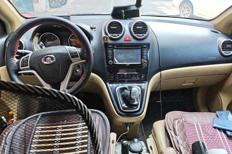 Used Haval H6 2011 2.0L Manual Two-Wheel Drive Elite Version Center Console