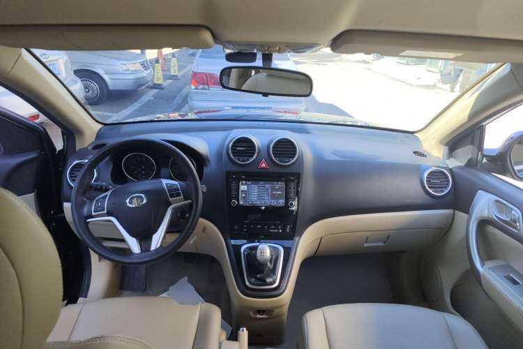 Used Haval H6 2011 2.0L Manual Two-Wheel Drive Elite Version Center Console