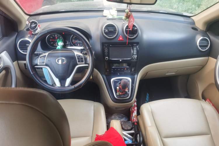 Used Haval H6 2011 2.0L Manual Two-Wheel Drive Elite Version Center Console