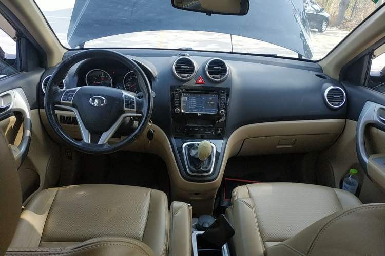 Used Haval H6 2011 2.0L Manual Two-Wheel Drive Elite Version Center Console