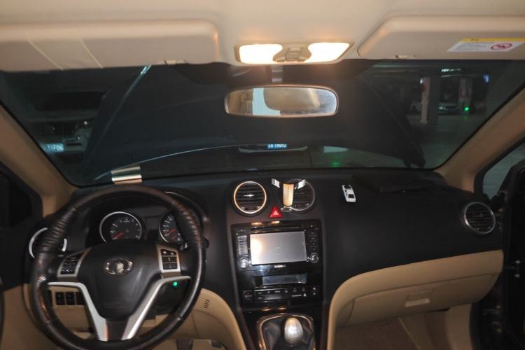 Used Haval H6 2011 2.0L Manual Two-Wheel Drive Elite Version Center Console