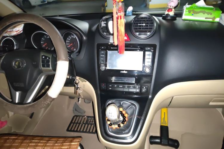 Used Haval H6 2011 2.0L Manual Two-Wheel Drive Elite Version Center Console