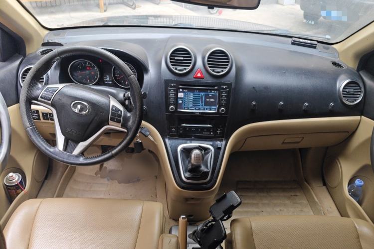 Used Haval H6 2011 2.0L Manual Two-Wheel Drive Urban Version Center Console