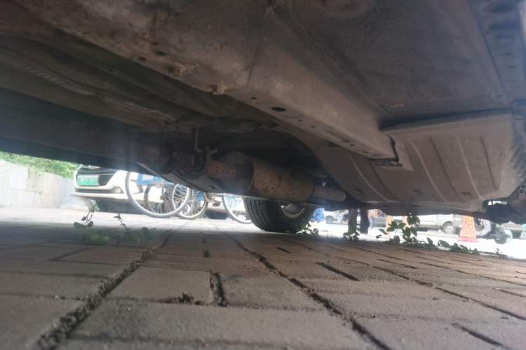 Used Haval H6 2011 2.0L Manual Two-Wheel Drive Elite Version Chassis Front Left