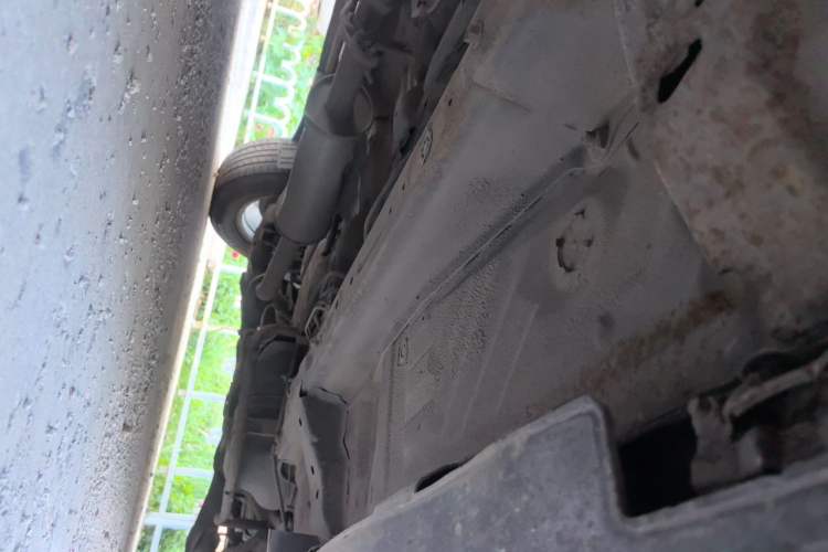 Used Haval H6 2011 Green Silence 2.0T Manual Two-Wheel Drive Urban Model Chassis Front Left
