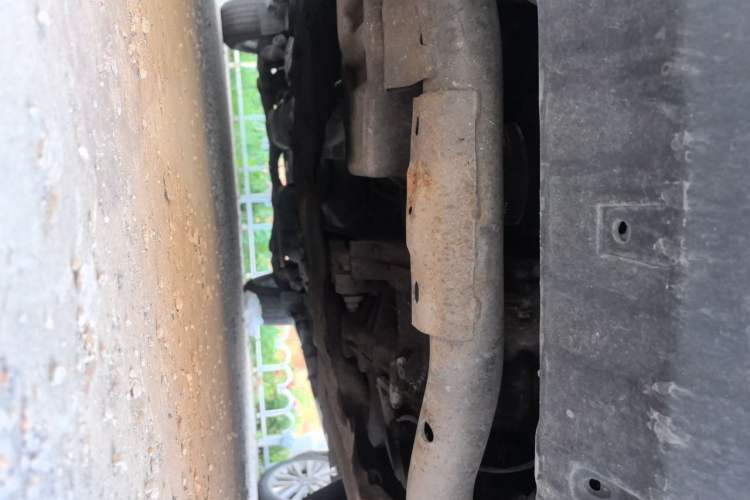 Used Haval H6 2011 Green Silence 2.0T Manual Two-Wheel Drive Urban Model Chassis Front