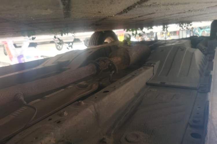 Used Haval H6 2011 2.0L Manual Two-Wheel Drive Elite Version Chassis Front Right