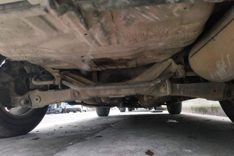 Used Haval H6 2011 Green Silence 2.0T Manual Two-Wheel Drive Elite Model Chassis Rear
