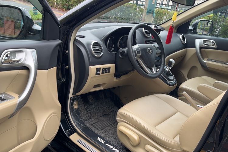 Used Haval H6 2011 Green Silence 2.0T Manual Two-Wheel Drive Elite Model Driver Seat