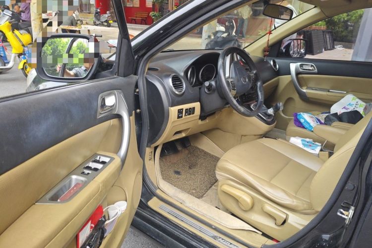 Used Haval H6 2011 Green Silence 2.0T Manual Two-Wheel Drive Elite Model Driver Seat
