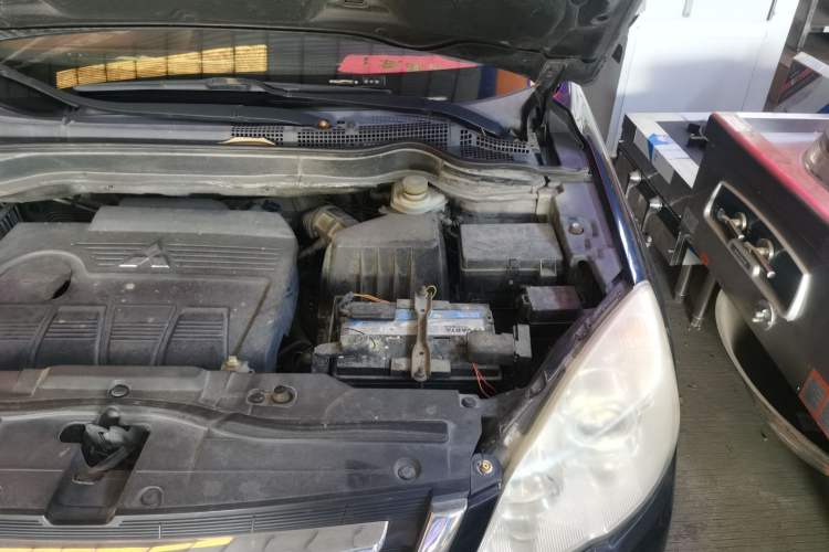 Used Haval H6 2011 2.0L Manual Two-Wheel Drive Elite Version Engine Bay Left