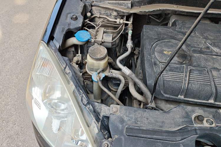 Used Haval H6 2011 2.0L Manual Two-Wheel Drive Elite Version Engine Bay Right