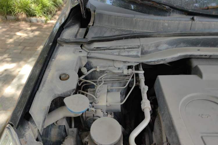 Used Haval H6 2011 2.0L Manual Two-Wheel Drive Elite Version Engine Bay Right