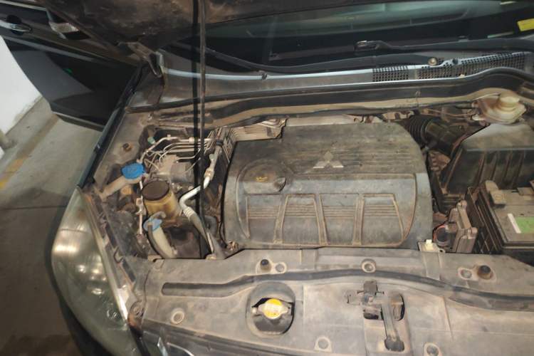 Used Haval H6 2011 2.0L Manual Two-Wheel Drive Elite Version Engine Bay Right