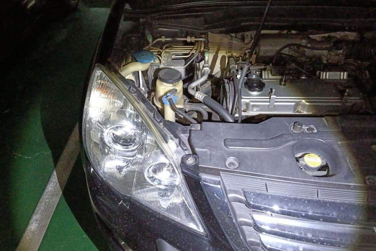 Used Haval H6 2011 2.0L Manual Two-Wheel Drive Elite Version Engine Bay Right