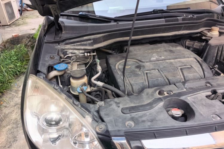 Used Haval H6 2011 2.0L Manual Two-Wheel Drive Elite Version Engine Bay Right