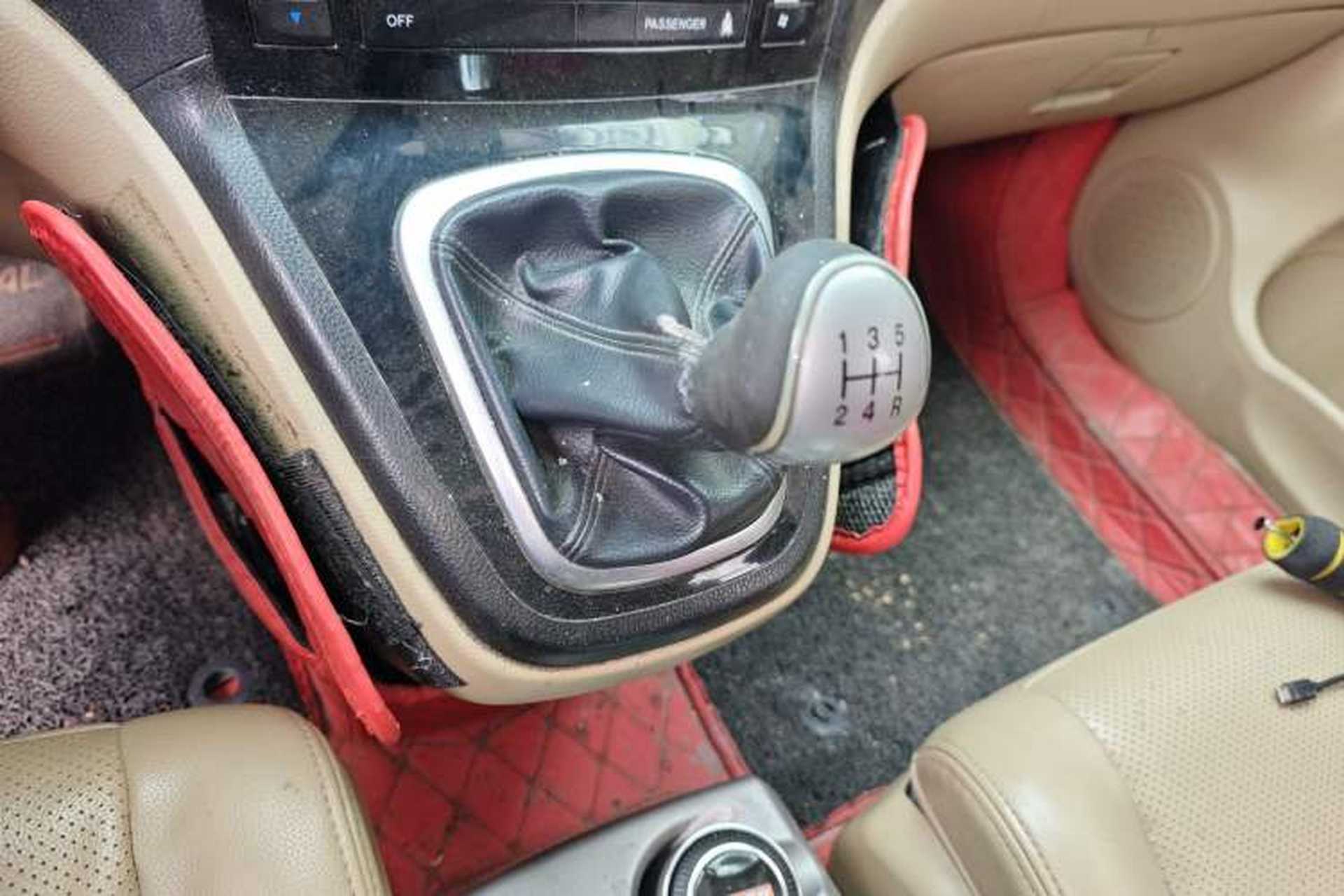 Used Haval H6 2011 2.0L Manual Two-Wheel Drive Elite Version Gear Lever