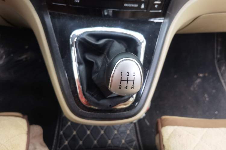 Used Haval H6 2011 2.0L Manual Two-Wheel Drive Elite Version Gear Lever